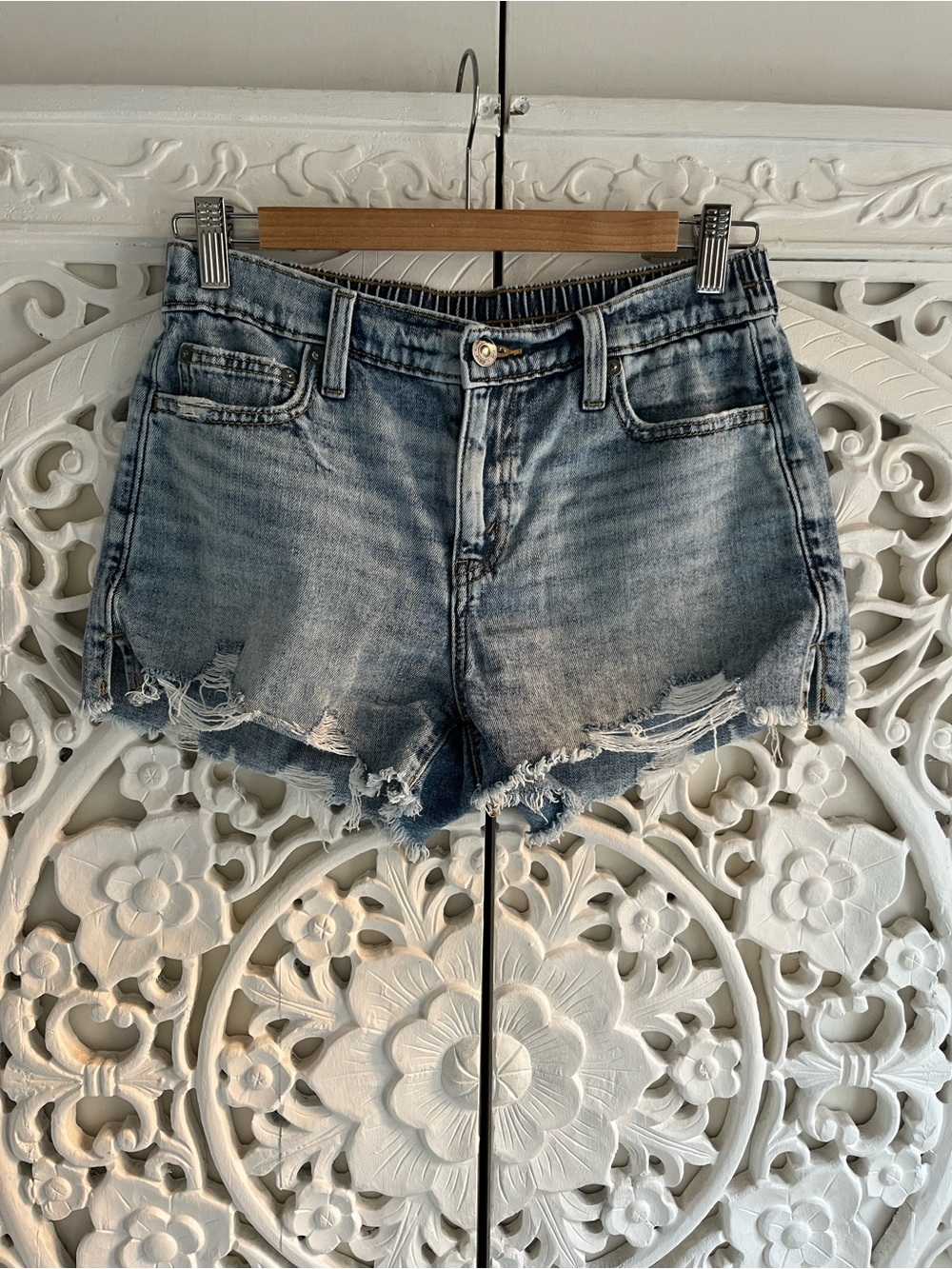 Aerie High Rise Distressed Denim Shorts Light Wash Raw Hem Women’s XS
